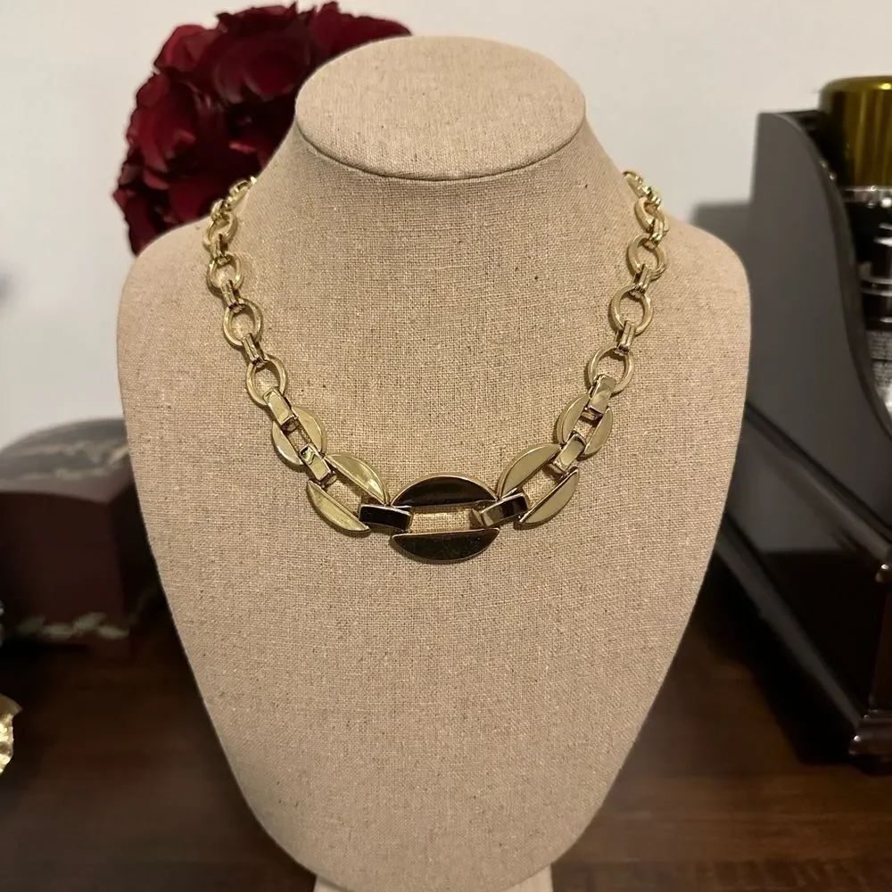 Anne Klein Classic Gold Tone Chain Link Necklace with Toggle Closure Vintage